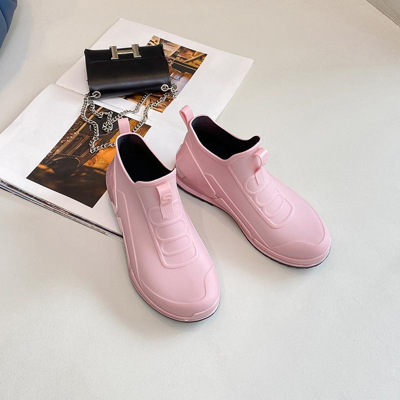 Fashion Rain Boots, Lightweight Waterproof and Non-slip Rubber Shoes for Women's New Simple and Lightweight Rain and Water Shoes for Women