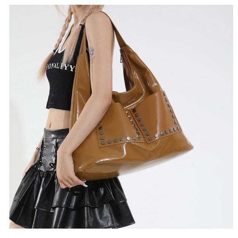 Retro Bag Women's Large-capacity New Summer Versatile Shoulder Shopping Bag Rivet Commuter Tote Bag