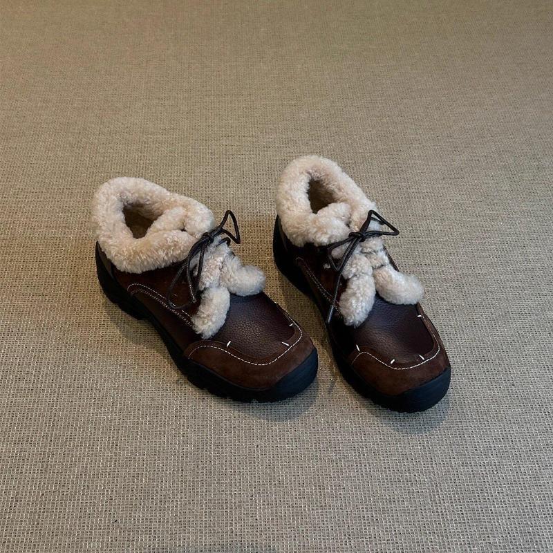 Retro Round-toe Lace-up Shoes with New Added Insulation, Versatile and Stylish Footwear.