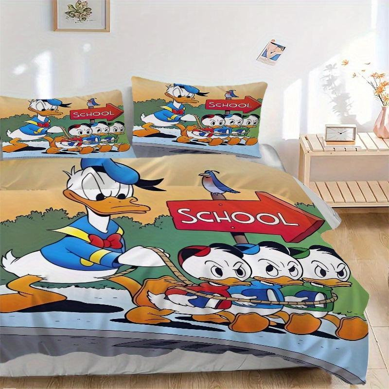 

3pcs Cartoon Donald Duck Family Adventure Bedding Set, Including 1 Quilt Cover and 2 Pillow Shams, Without Filling, Soft and Comfortable Home Bed 135x200cm
