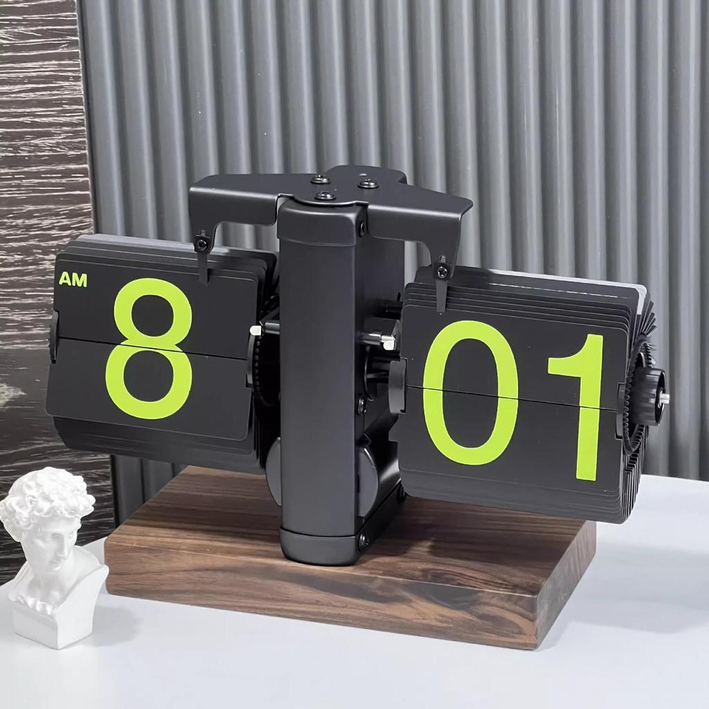 MiaoKe Retro Automatic Walnut Flip Clock: Simple Desktop Decor