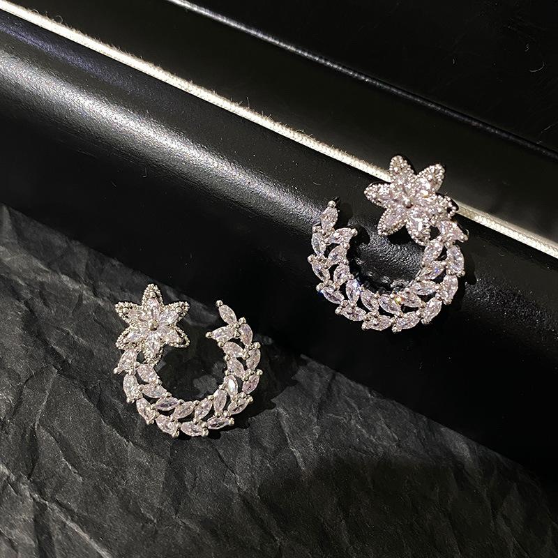Blatt Blume Ohrstecker Koreanische Version Einfache Leicht Eingelegte Leichter Luxus Design Sinn Nischen-Ohrringe Mond Fünfzackiger Stern Ohrstecker Frauen
