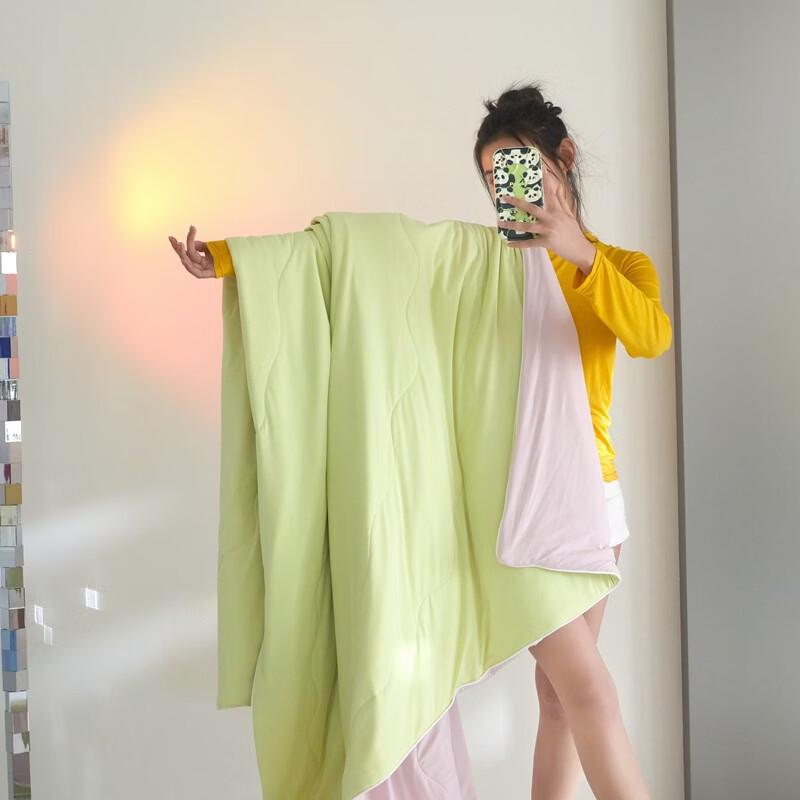 

Охлаждающее одеяло Brangdy из ледяного шелка