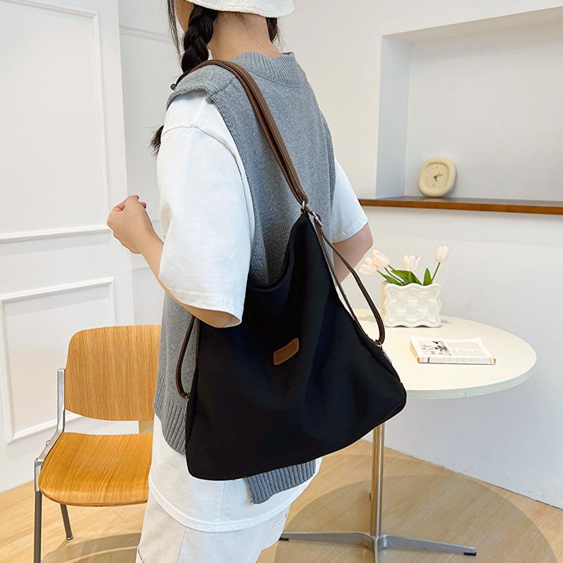 Fashion popular bag women's 2025 autumn new simple fashion shoulder bag fashion casual large capacity tote bag