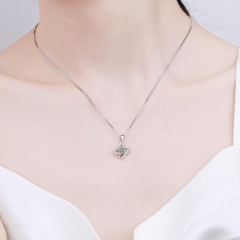 S925 Sterling Silver Necklace Women's Fashion Temperament Versatile Clover Windmill Pendant Premium Clavicle Chain 2026