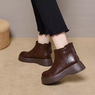 Short Boots with Thick Insulation and Rounded Leather Surface, Birkenstock Shoes, Heightening Moccasin Boots
