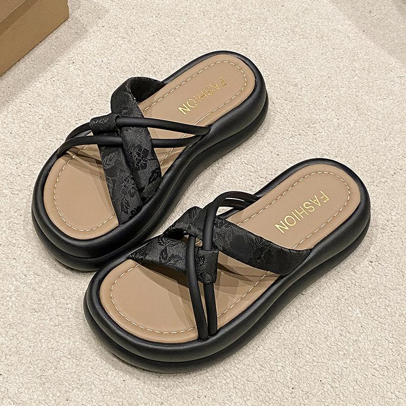 

Новые нишевые тапочки на толстой подошве в китайском стиле, женская уличная обувь, летние новые модели 2025 года, с юбками, пляжные тапочки 40 чёрный