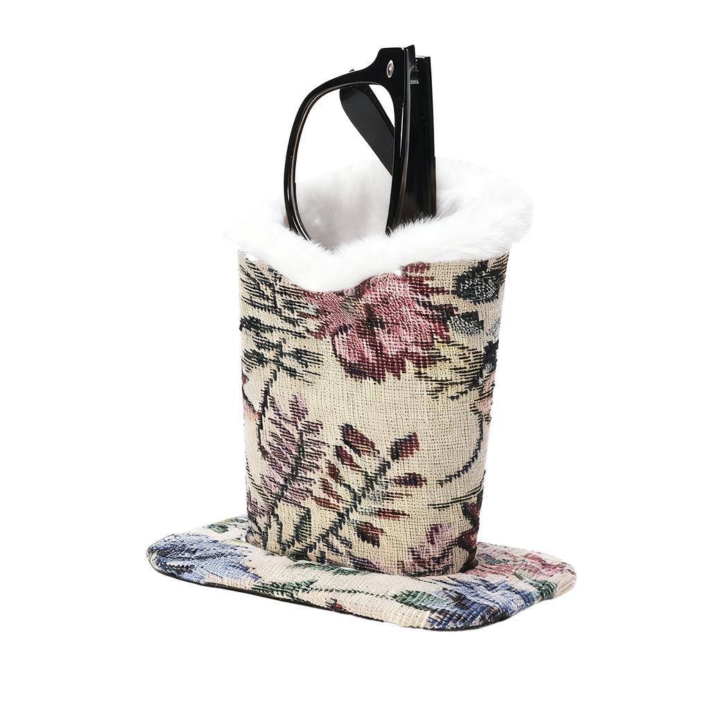 Velvet Eyeglass Holder, Eyeglass Display Stand, Fabric Pen Holder, Stylish, And Convenient Eyeglass Storage.