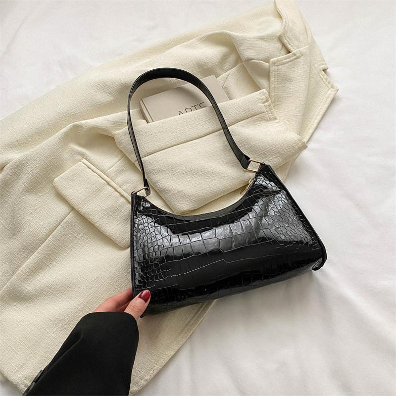 Trendy Casual Tote Bag For Women In Black Gold Green Blue Red And Fuchsia