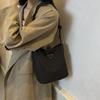 Hand Carry Trend Casual Bucket Bag Women's New Fashion Niche Shoulder Bag To Work Commuter Messenger Bag