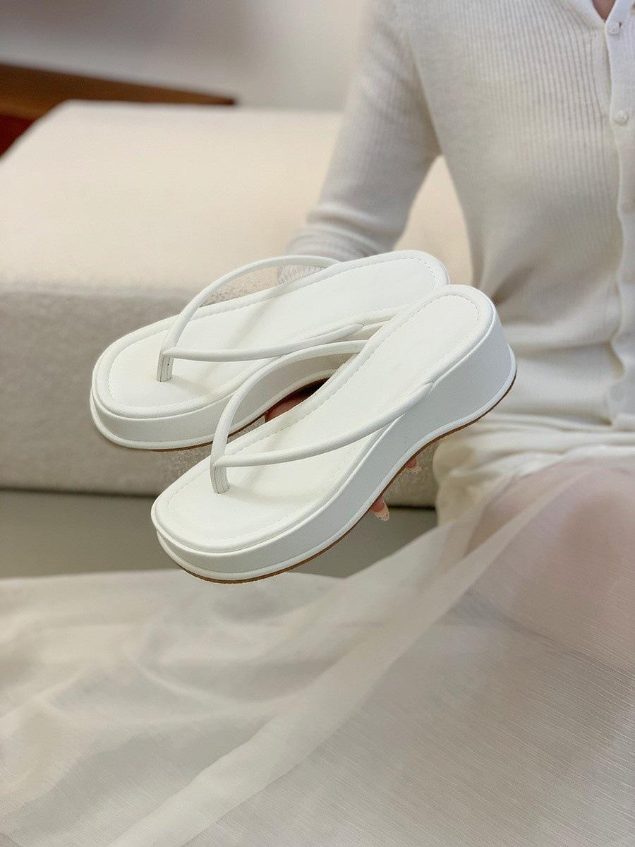 

Korean version pinch foot thick sole heightening slippers women s summer wear new versatile casual flip-flops beach seaside slippers 35