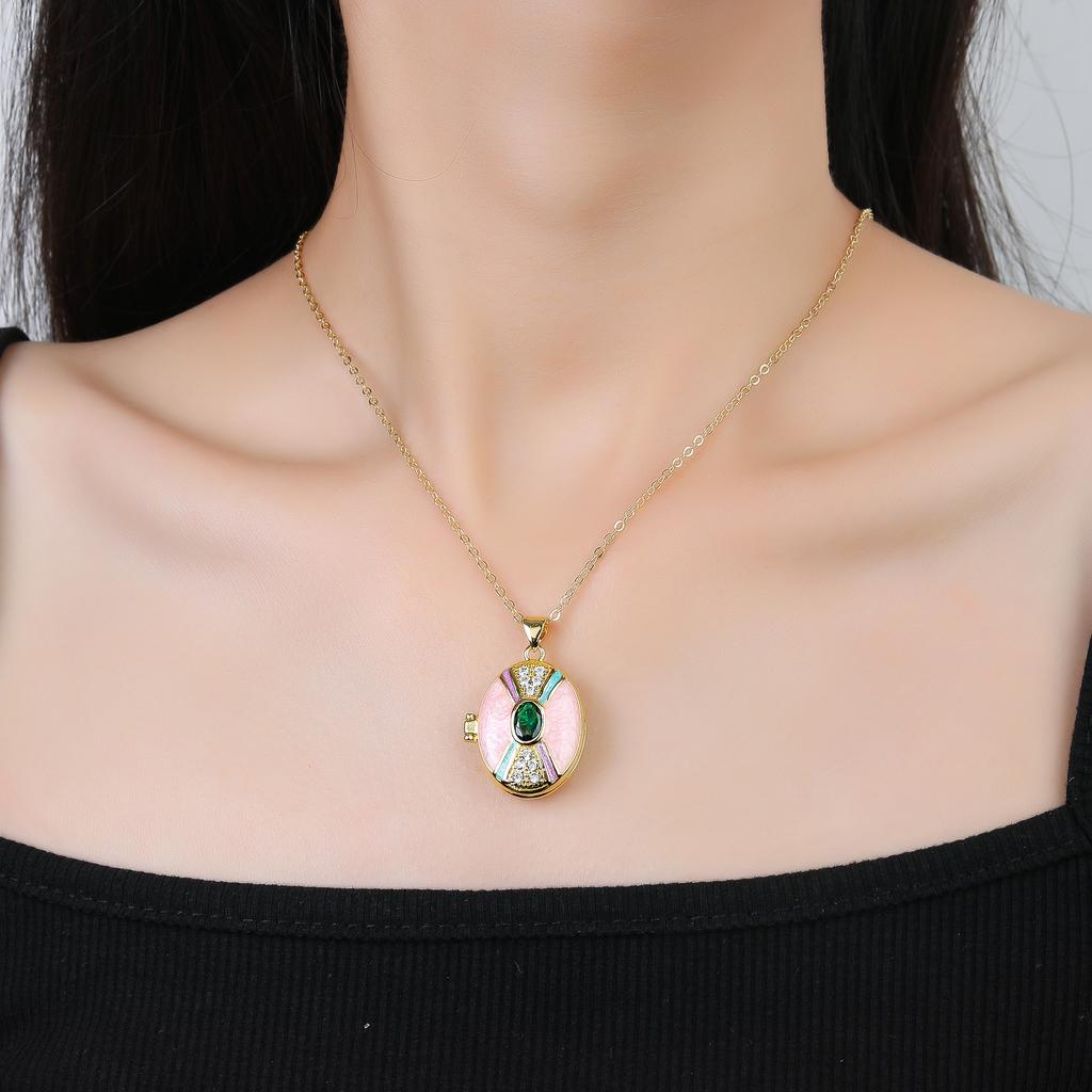 Gold-Plated Photo Box with Green Crystal Enamel Art Oval Pendant O-Chain Necklace New Fashion Women's Jewelry Holiday Party Gift