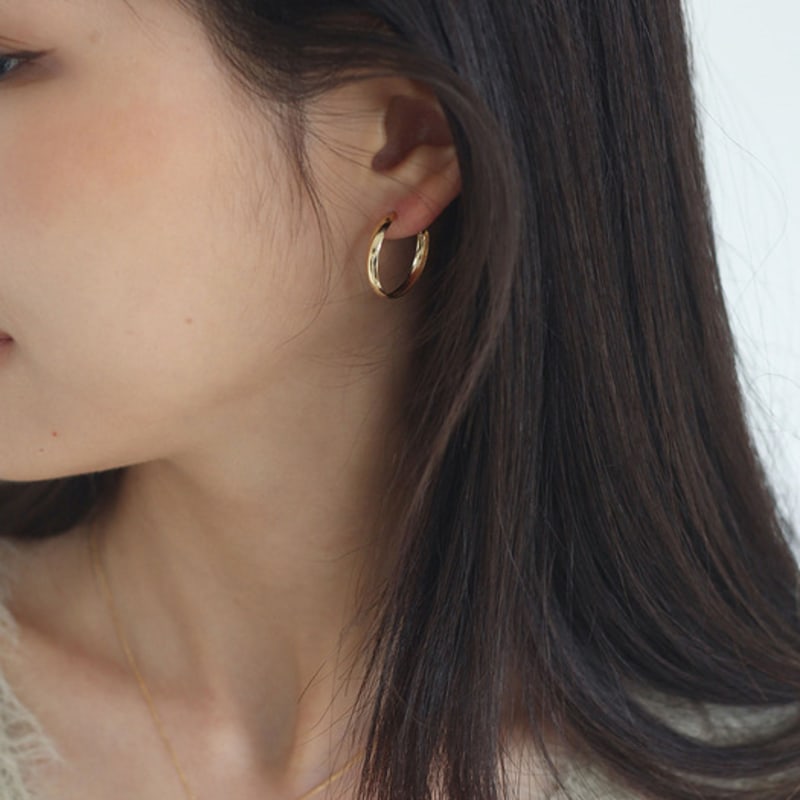Modernlike 14k Gold Single / 14k Crescent Moon Hoop Earrings