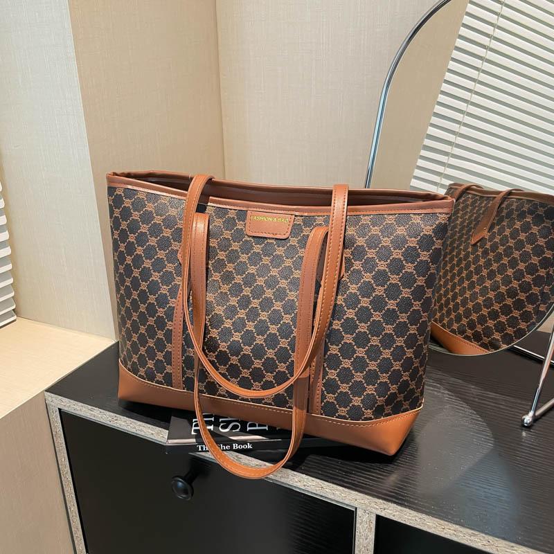 

Светлая роскошь повседневная простая новая ретро женская мода ретро лето большая вместимость плечевая сумка-тоут коричневый