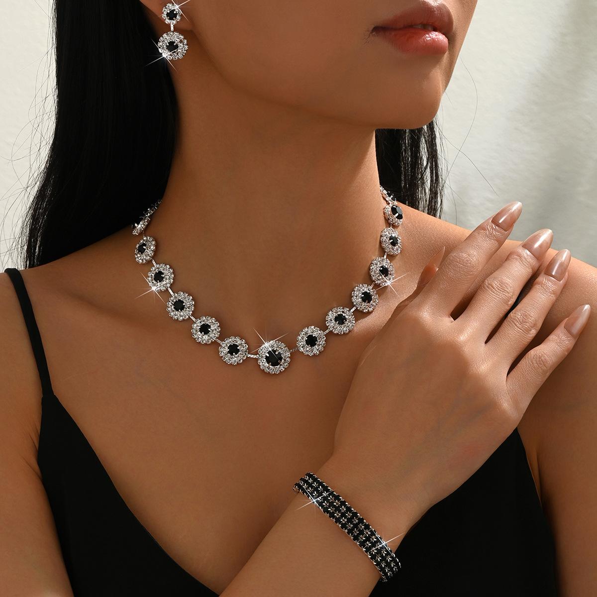 Fashion Rhinestone Earrings Necklace Bracelet Three-piece Set, Claw Chain Bridal Wedding Birthday Party Luxury 2026 45CM