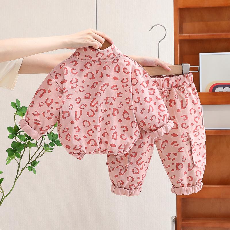 2024 Baby Spring Fashion Leopard Print Two-Piece Set for Toddlers - Stylish Stand-Up Collar for Boys & Girls
