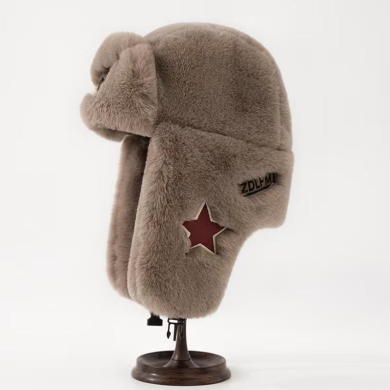 

Мужская зимняя шапка Lei Feng: Ветрозащитный, Теплый Хлопок с Защитой Ушей и Вышивкой в Национальном Стиле для Велоспорта на Открытом Воздухе.