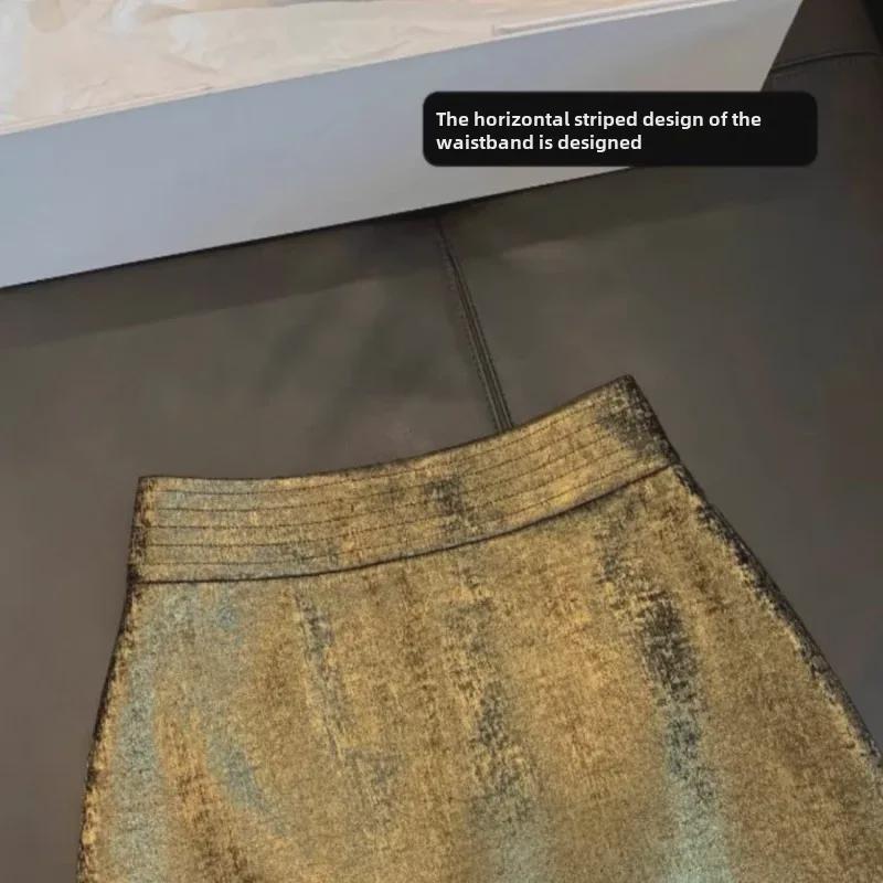 Podzim 2024 Sukně áčkového střihu se zlatým leskem s vysokým pasem