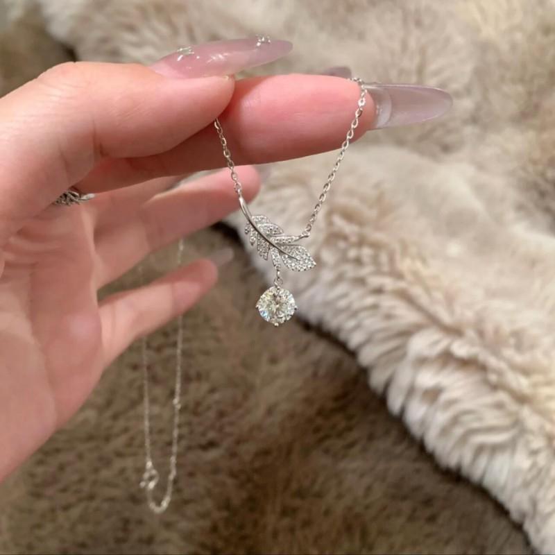 Womens Feather Zircon Pendant Necklace Light Luxury Ins Style Collarbone Chain
