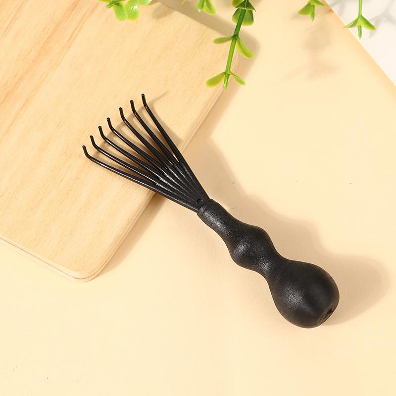 

1 шт. Щетка для волос, расческа, очиститель, ручка для удаления волос, встроенный инструмент чёрный