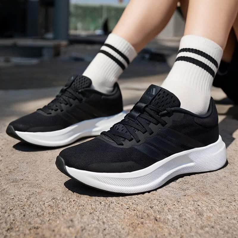 Adidas Women s Seasonal Sports Lifestyle Running Shoes JQ6404 36