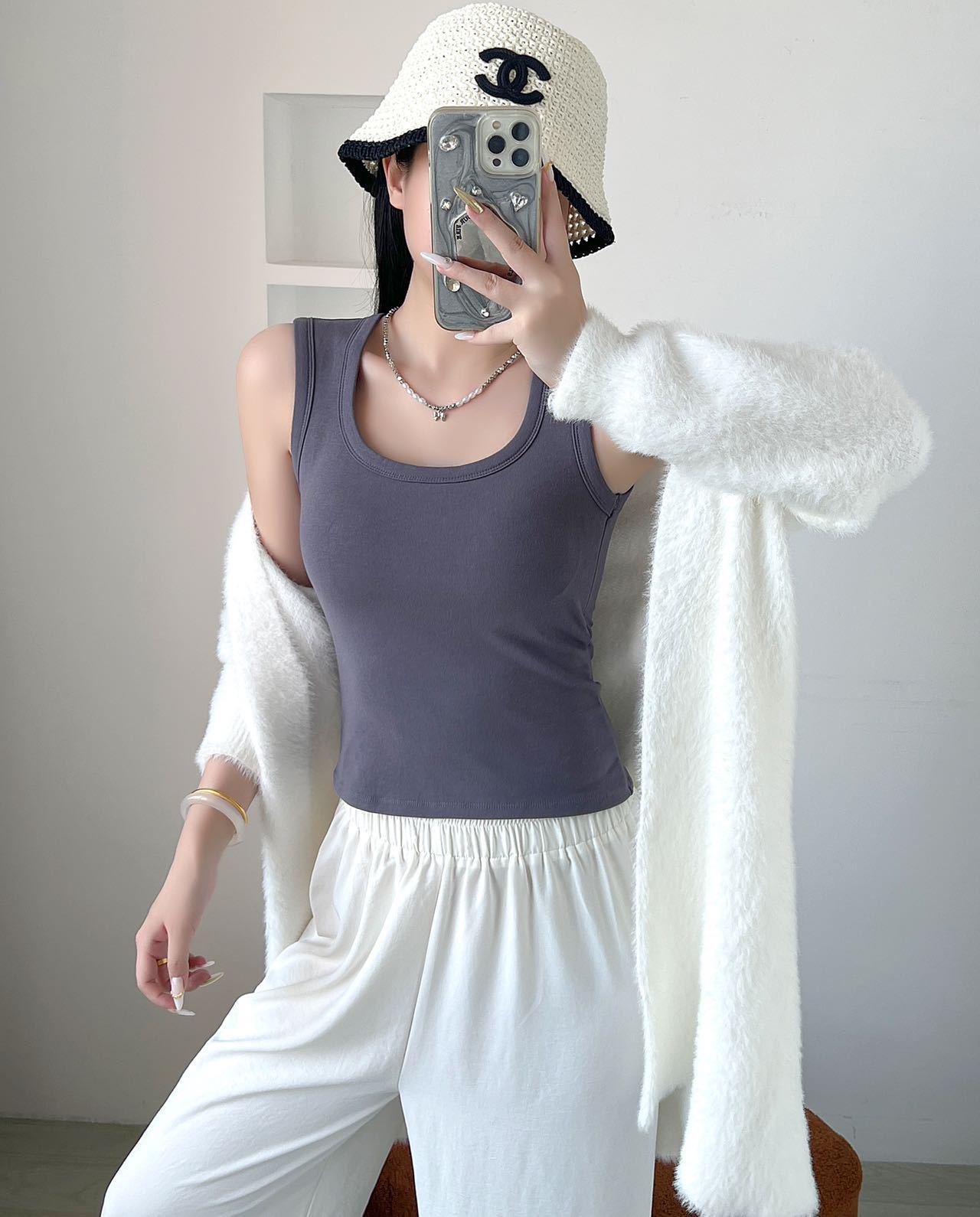 

Women s Brushed Vest with Built-in Bra Pads: Autumn/Winter Camisole, Spicy Girl Style, Wide Shoulder, Warm Base Layer. One Size (40-62.5 kg)