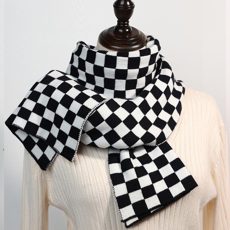 

Женский шарф в клетку, теплый длинный клетчатый вязаный шарф чёрный/белый