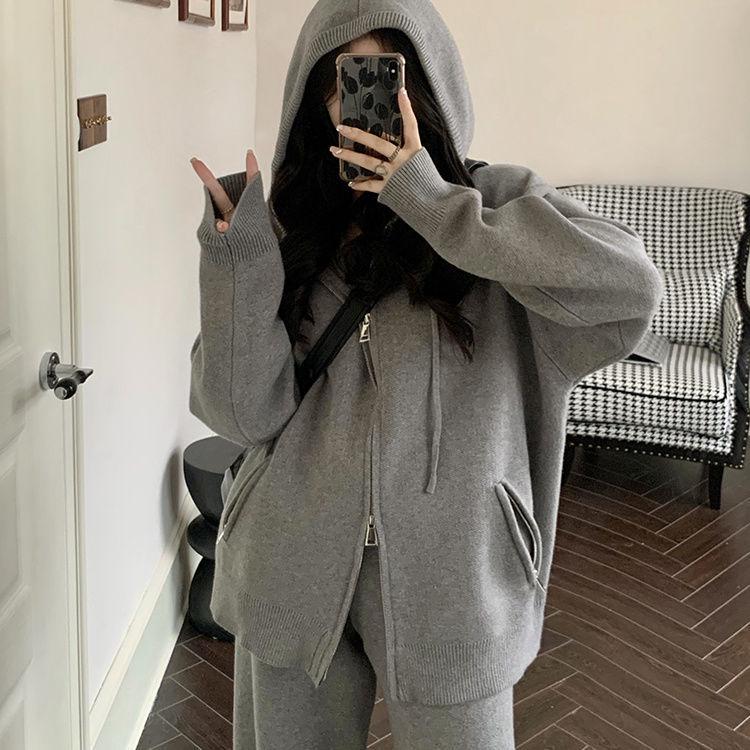 

Женский свободный серый спортивный костюм: Повседневный комплект толстовки и брюк широкого кроя в корейском стиле, осень/зима 2024 XL (recommended for 67.5-72.5 kg) серый