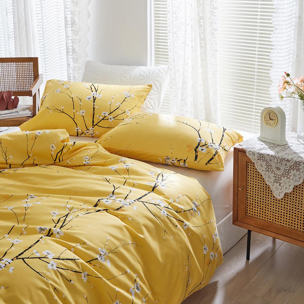 High Quality Plum Blossom Double Duvet Cover Set Skin Friendly Queen Quilt Cover and Pillowcase Comfortable Durable Bedding Set