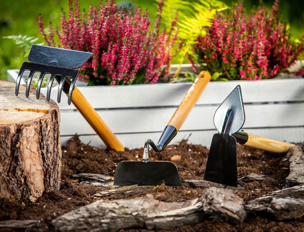 KADAX Small Hoe For Soil Wooden Handle