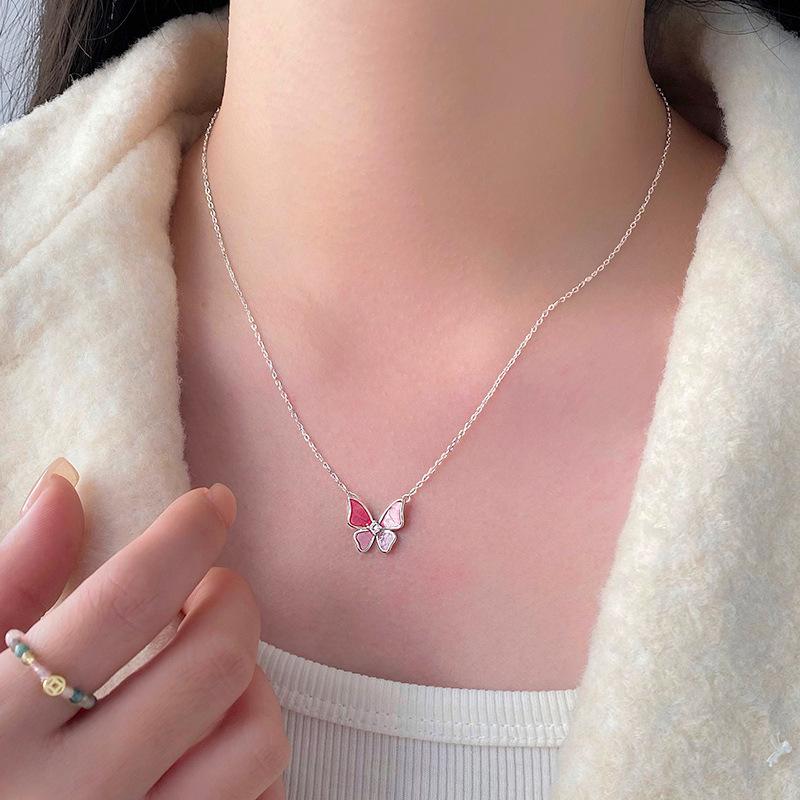 Sweet and Fresh Forest Style Pink Butterfly Necklace, Niche Design, Versatile Daily Collarbone Chain