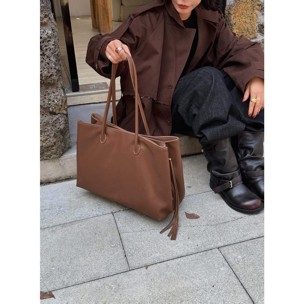 New cowhide tote bag large-capacity shoulder bag commuter leather women's bag simple niche armpit bag