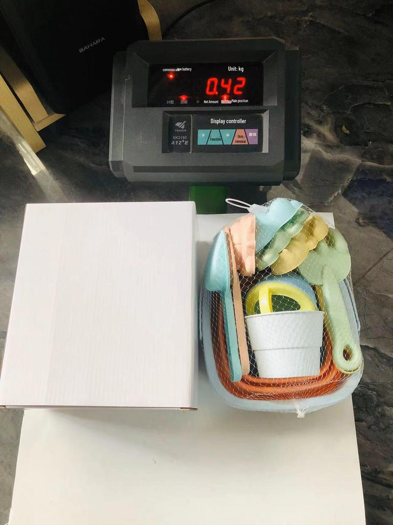 Children's 11-Piece Beach Sand Play Set - Folding Bucket and Shovels