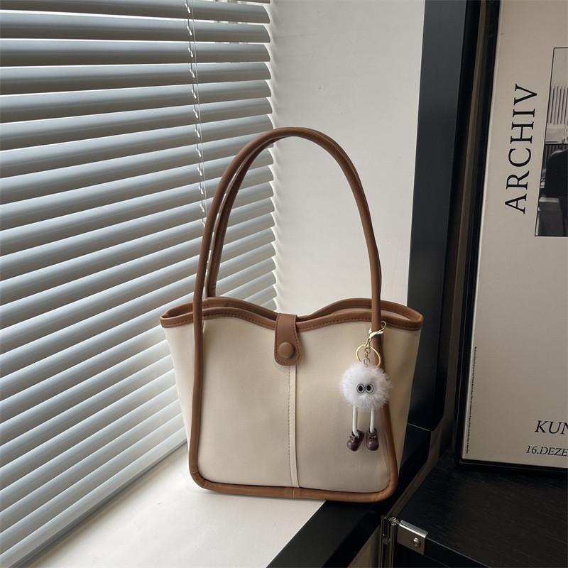 Street Style Tote Bag With Pu Material For Daily Commute And Casual Outfits