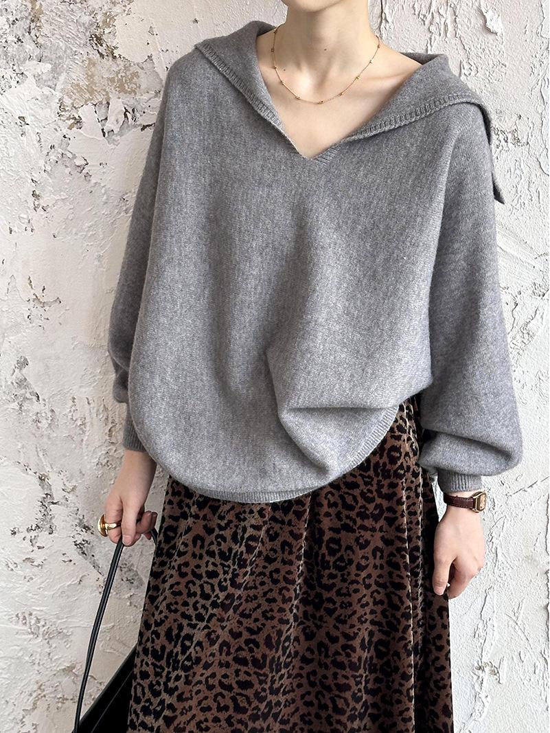 

Juzhi 2024 Autumn V-Neck Sweater: Cozy, Loose-Fit, Soft Solid Color Design