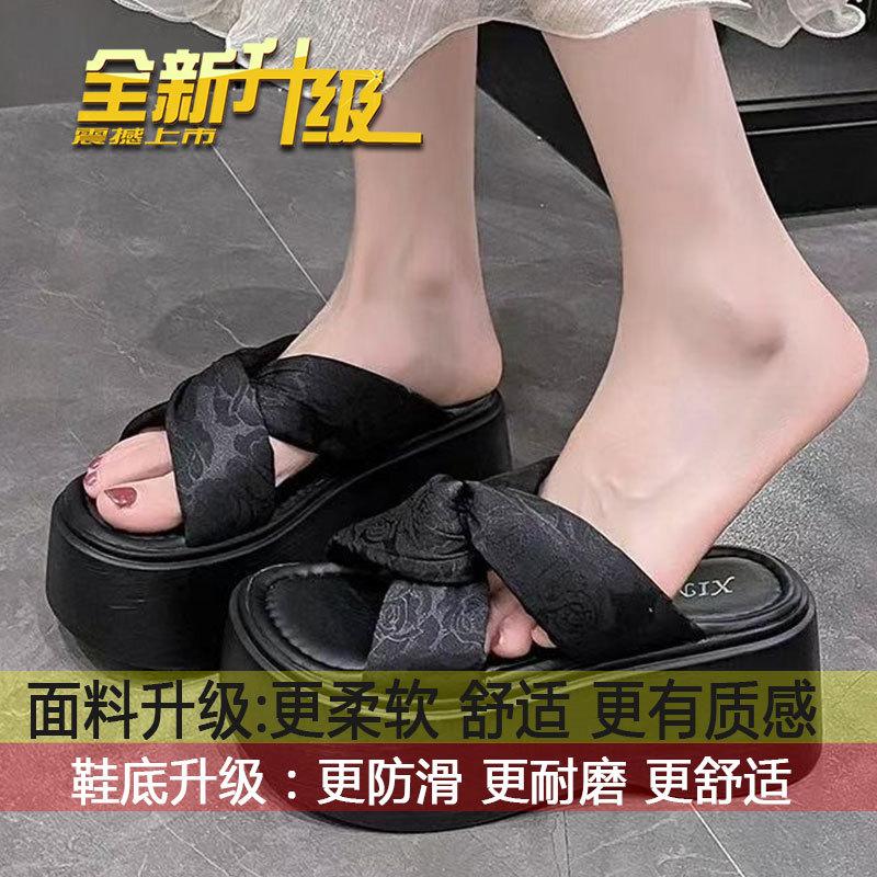 

Muffin sandals, high-heeled sandals, soft-soled beach shoes for women s summer wear 2025 new gentle skirt platform slippers 35