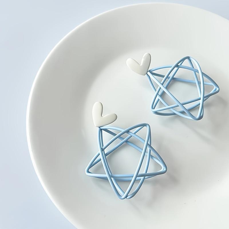 European Minimalist Star Earrings with Heart Decoration Hollow Five-Pointed Star Design,Suitable for Daily and Party Accessorie