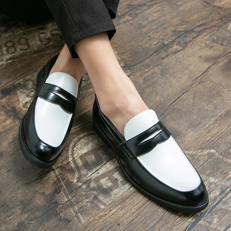 Italienske luksusmerkeloafers menns svarte og hvite skinnsko slip-on mote myksålede casual sko bryllupsmokkasiner