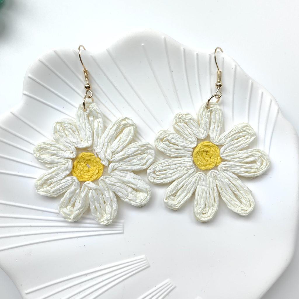 Handmade Daisy Raffia Earrings: Bohemian Beach Style Dangles