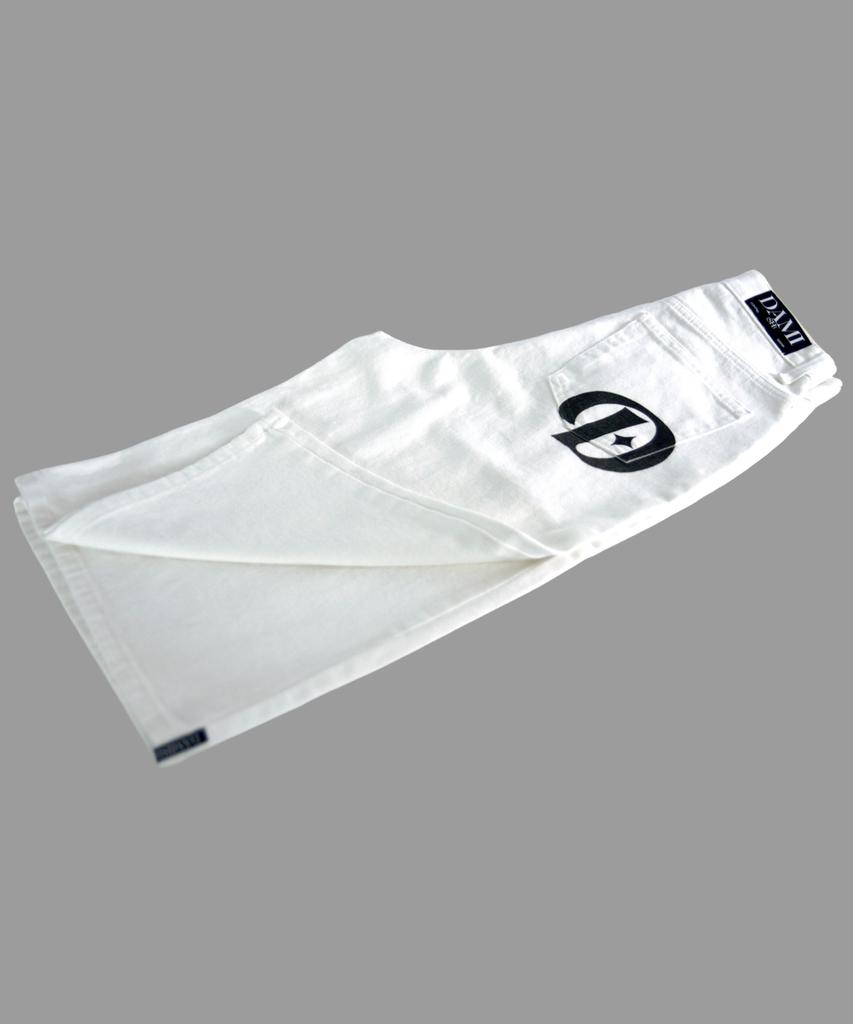Damiswi Back Pocket D-Logo Bermuda Shorts_Ivory