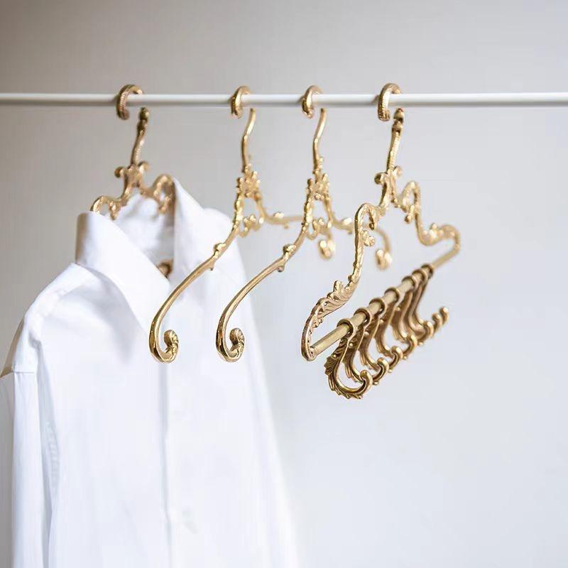 French Palace Style Clothes Hanger Solid Brass Wardrobe Hangers Strong Clothes Coat Hangers Golden Decoration Metal Rack