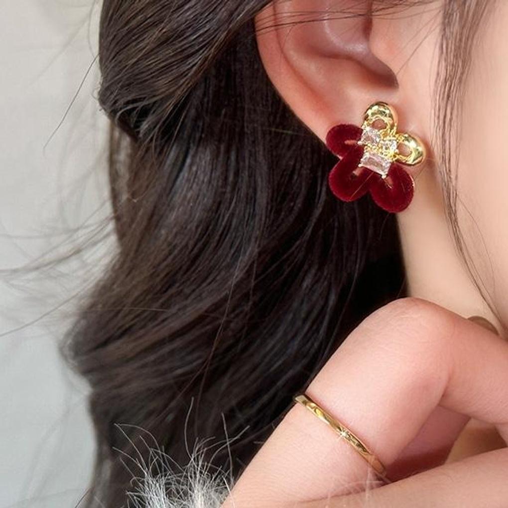 Women's Red Floral Royal Goldie Earrings [Silver Needle]