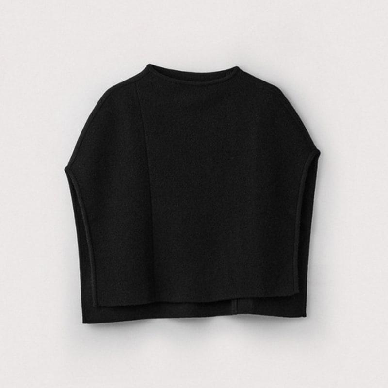 EMBRACE COLLECTION Super Fine Merino Asymmetric Neck Cape_Black