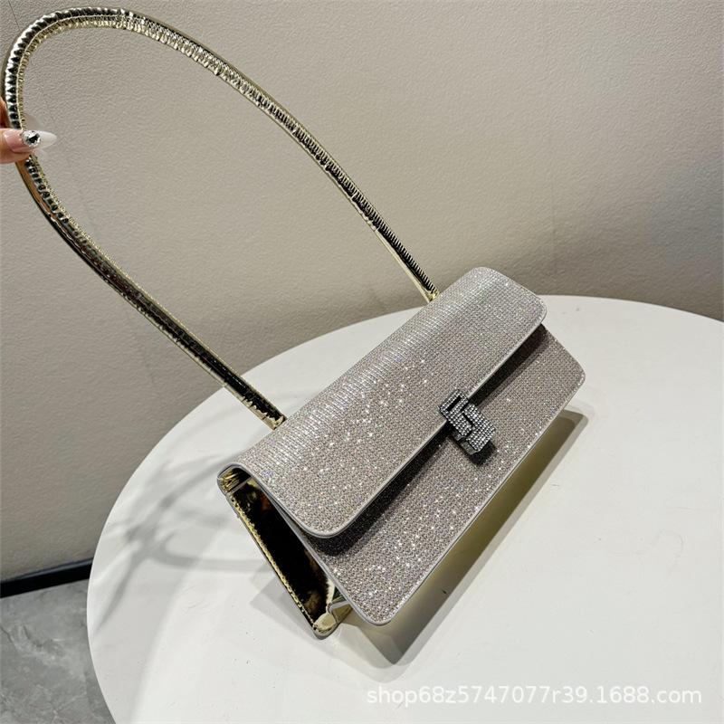 

High-end niche foreign style bag 2025 summer new fashion lock shoulder armpit bag versatile popular women s bag