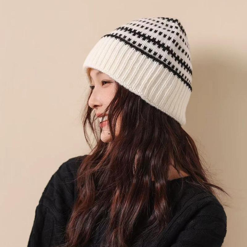% Wool Retro Striped Knitted Hat Women's Autumn and Winter Versatile Face Small Warm Wool Hat