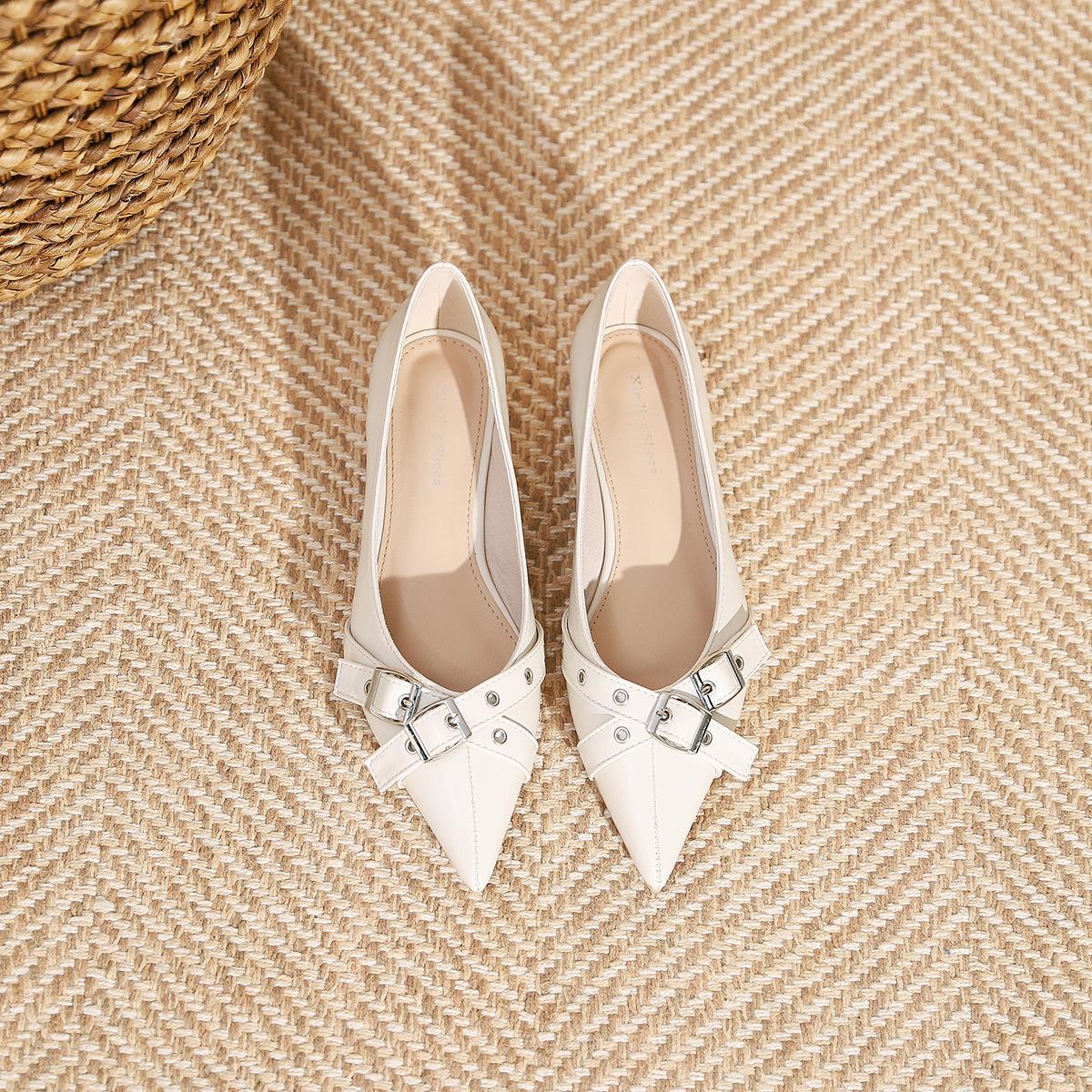 

Женская обувь на низком каблуке Модная остроносая обувь на низком каблуке Одинарная обувь Новая обувь с пряжкой на ремне с мелким вырезом и плоской подошвой Женская обувь с небольшим каблуком 40 бежевый