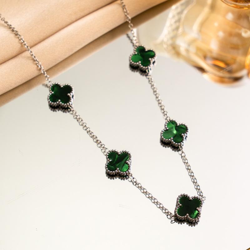 Four-leaf Clover Necklace A Sophisticated and Elegant Piece Made of Lightweight High-end Titanium Steel That Won't Fade