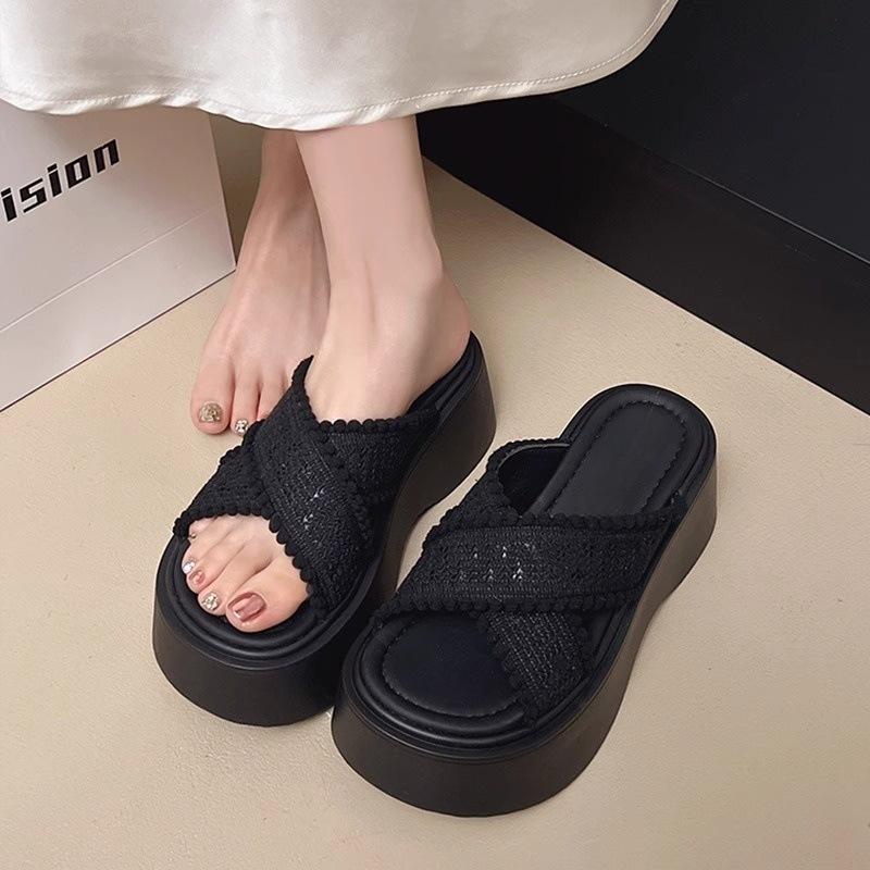 Factory Direct Sales Thick-soled Heightened Cross-strapped Cool Slippers for Women's Summer Wear 2025 New Spring Beach Vacation Sandals