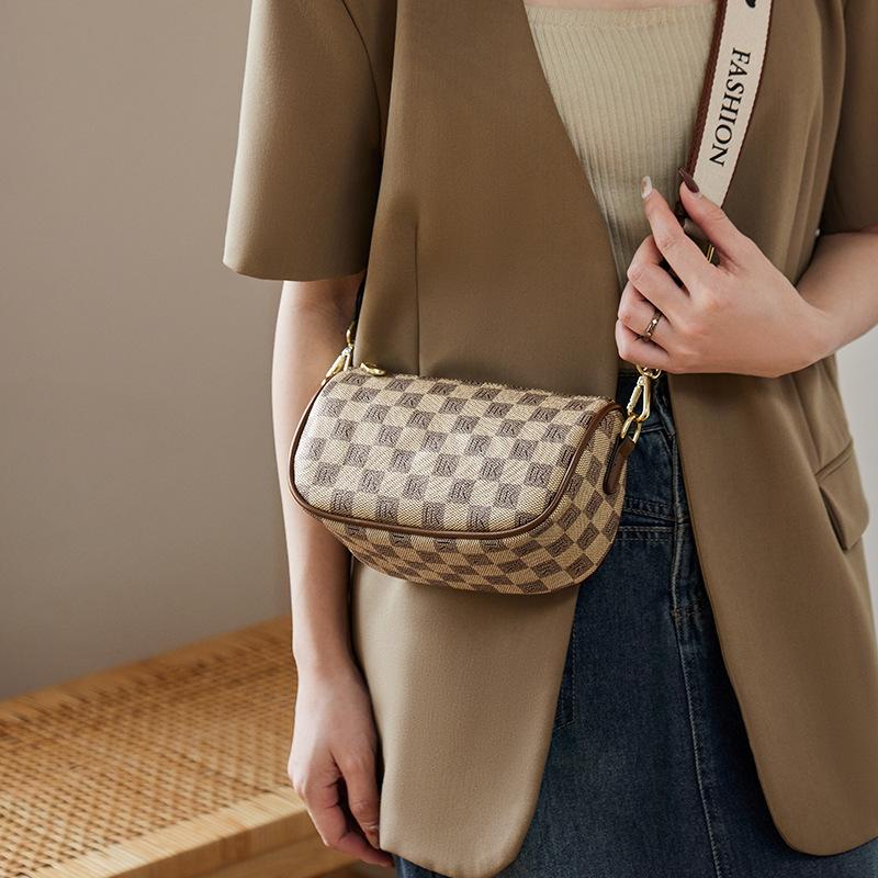 Mrs. Qiao Crossbody Bag for Women 2025 New Model Ladies Bag High-end Chest Bag Mom's Presbyopic Women's Bag Waist Bag Saddle Bag