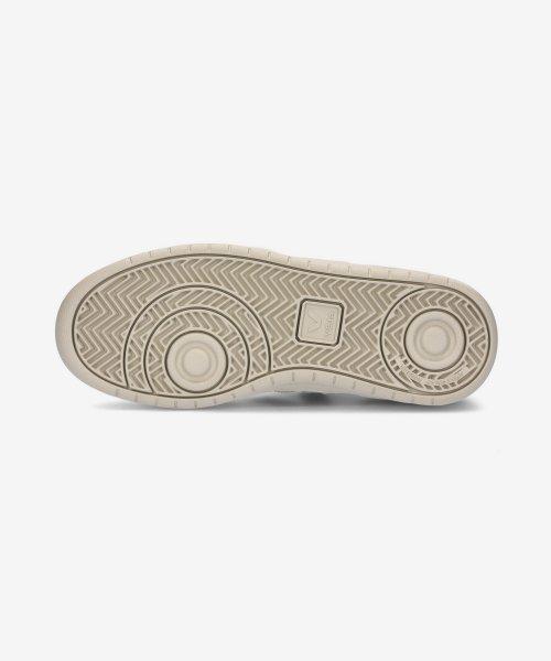 [Veja] V10 Leather Sneakers - White:Emerald:Sahara VX0503146SS23